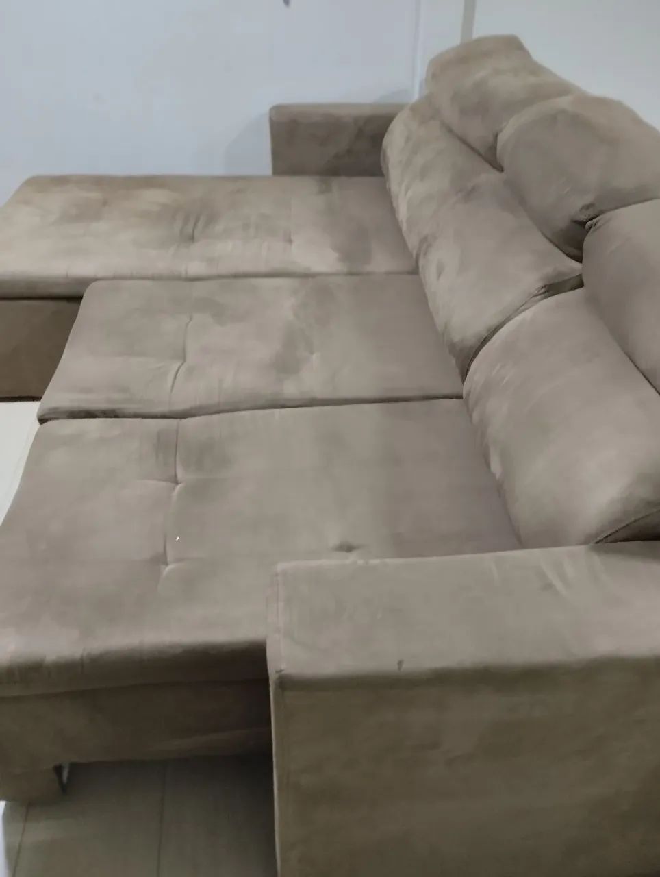 Sofá com Chaise 3 lugares em suede - Foto 4