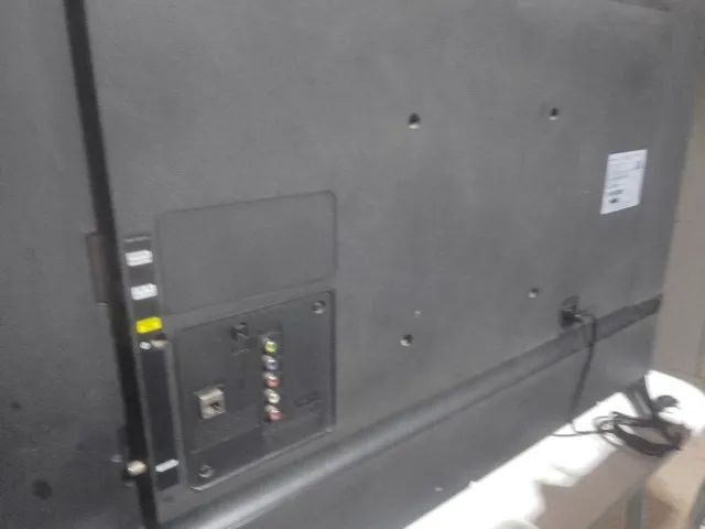 Televisão 48" é Smart P/ RETIRADA DE PEÇAS COM O CONTROLE - Foto 3