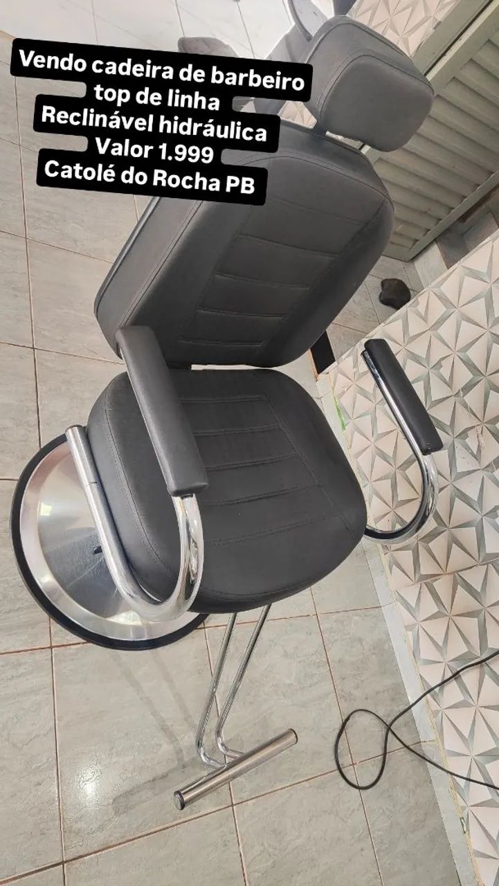Vendo Cadeira de Barbeiro Reclinável e Hidráulica 