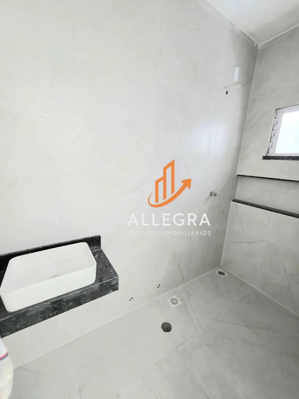 CASA PLANA COM 3 QUARTOS - Foto 2