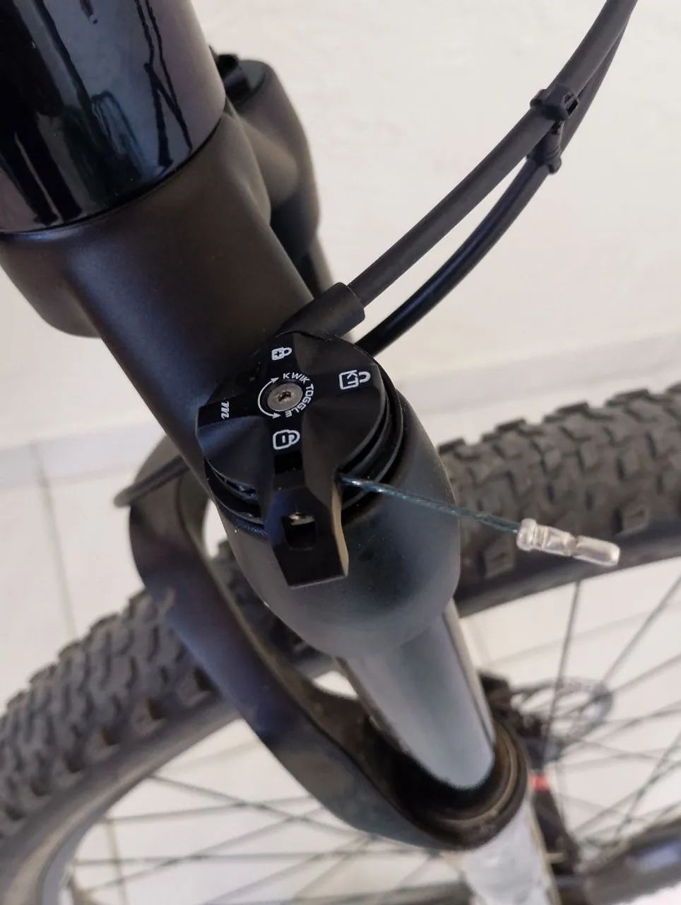 Suspensão Manitou Markhor 29 - Foto 2