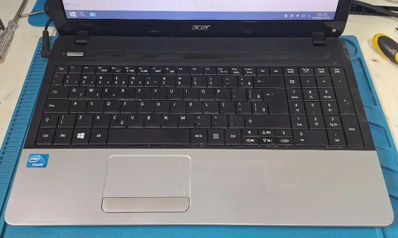 Notebook Acer E1-531 | Celeron 1000M | 4GB RAM | Debian 13 - Foto 2
