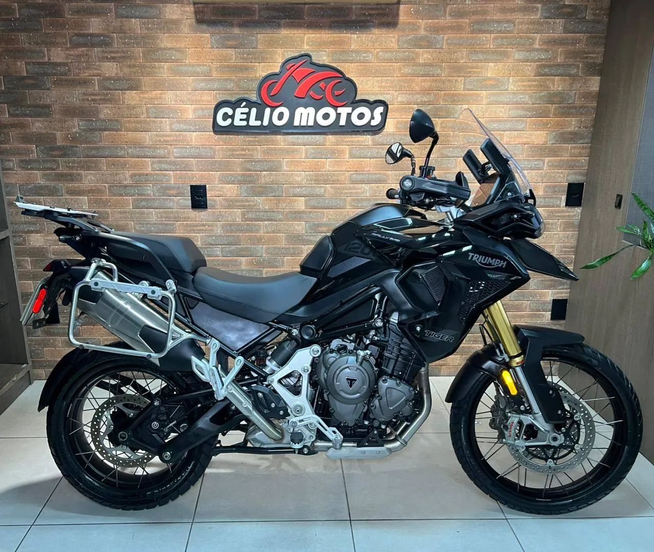 TRIUMPH TIGER 1200 BLACK EDITION 2025