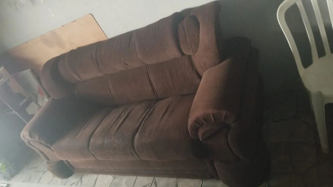 Vendo sofá 3 lugares conservado 