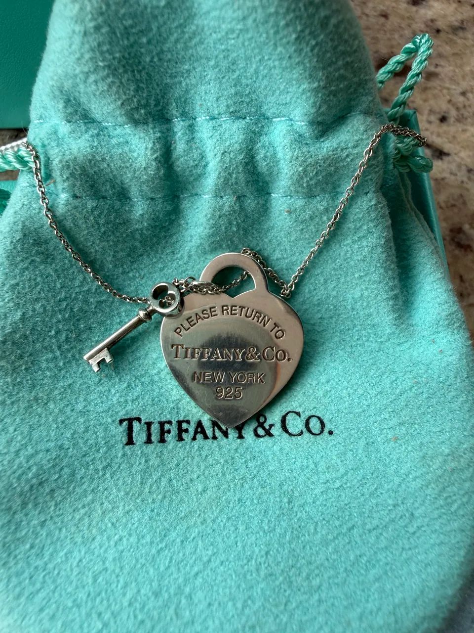 Colar Tiffany & Co. Original em Prata 925 com Coração e Chave - Foto 2