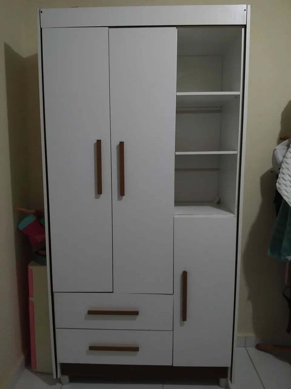 Guarda-roupa infantil 