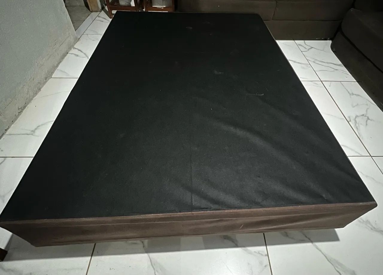 Vende-se cama / base de colchão 