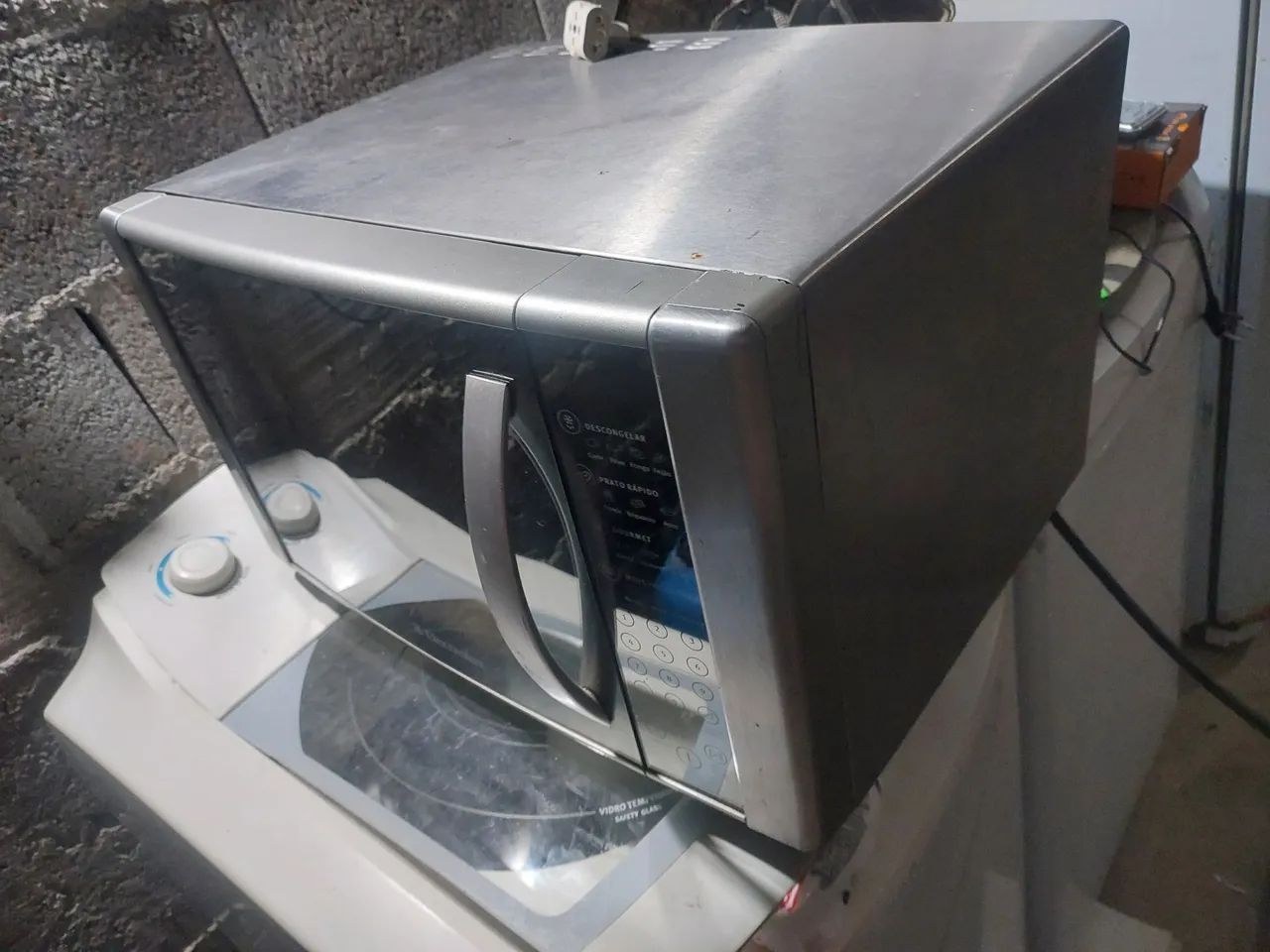 Microondas em inox 32 litros  - Foto 3