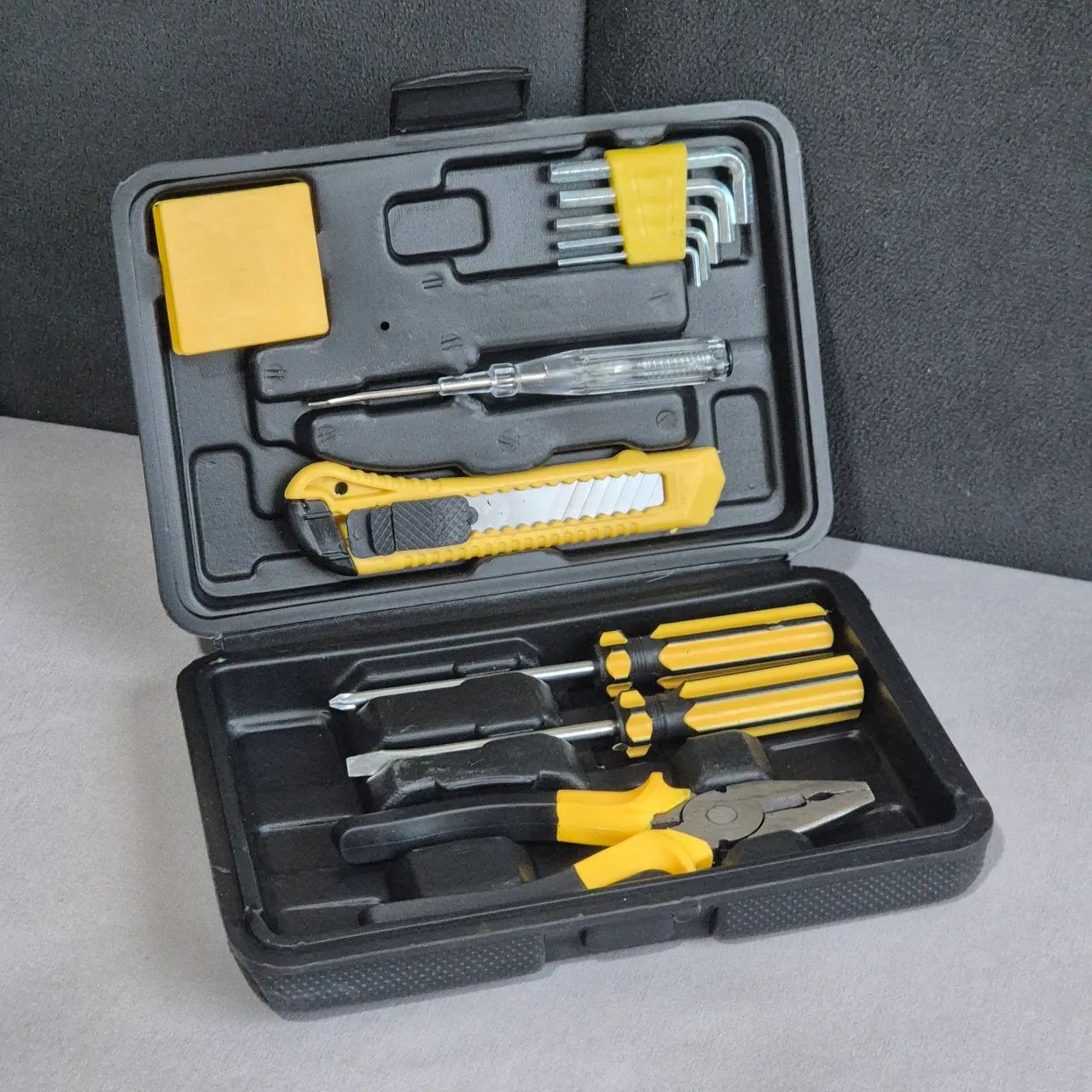 Kit de Ferramentas 12 Peças - Praticidade para o dia a dia