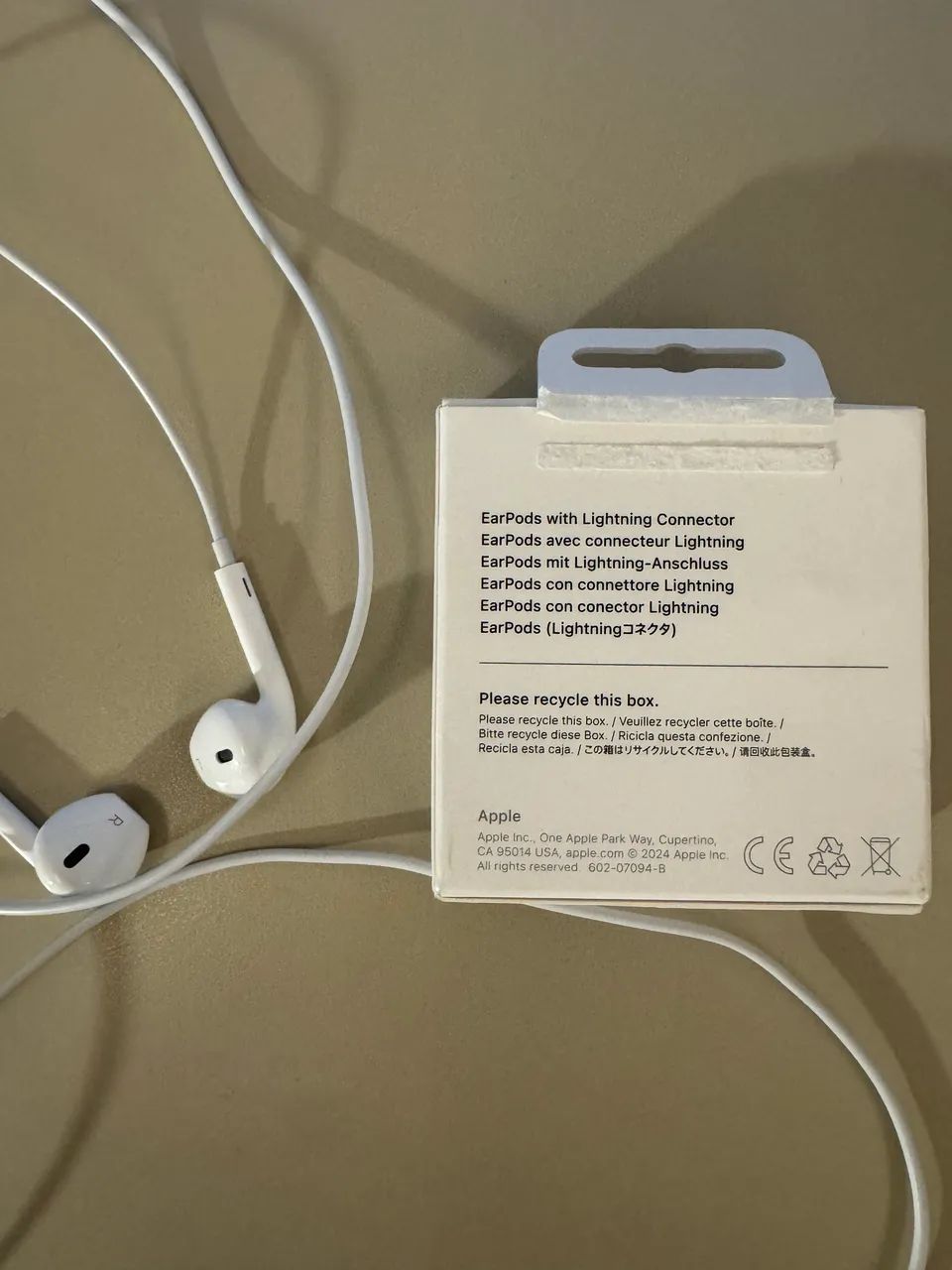 EarPods Lightning com caixa  - Foto 4