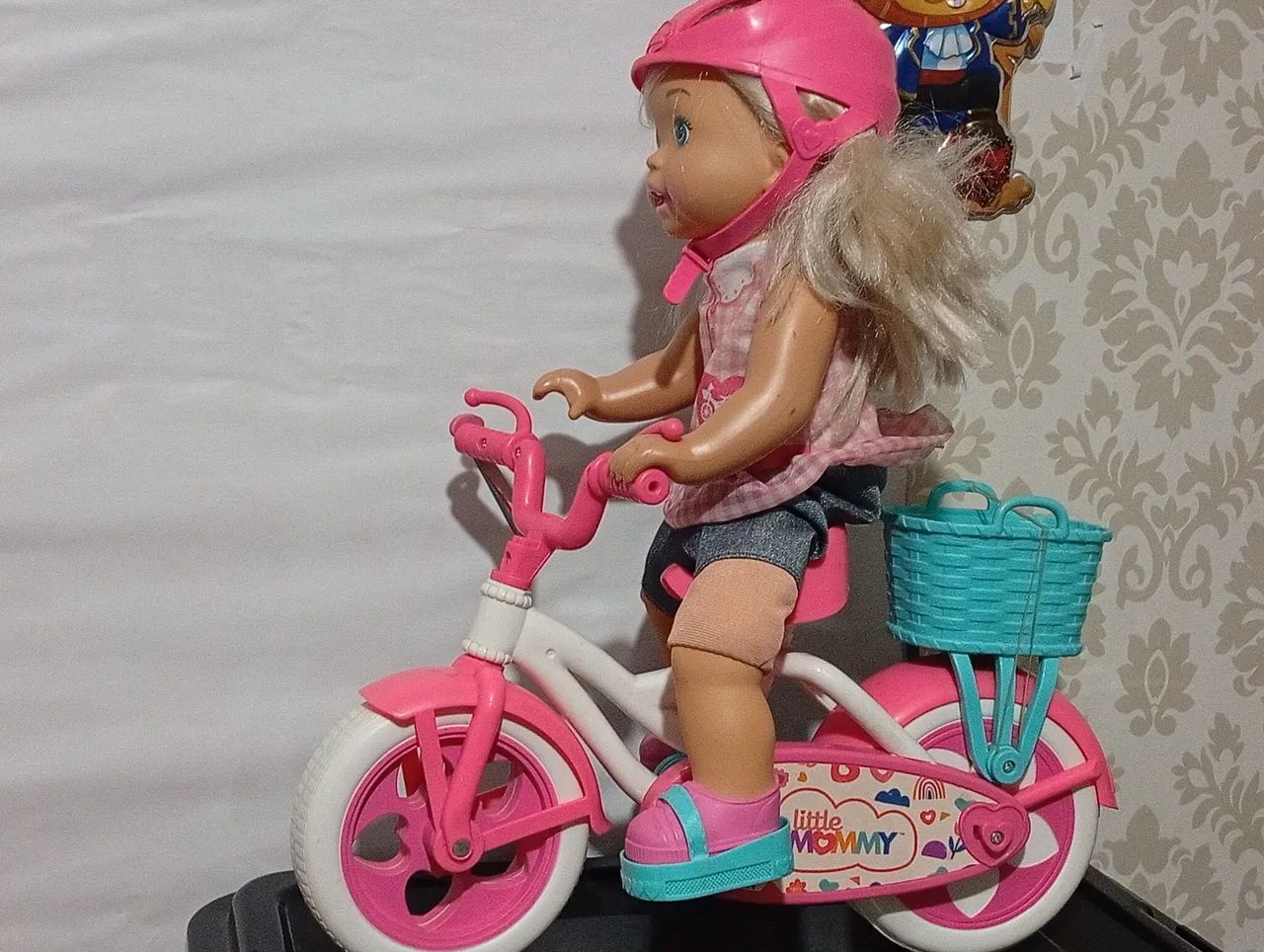 Boneca Little Mommy com bicicleta - Foto 5