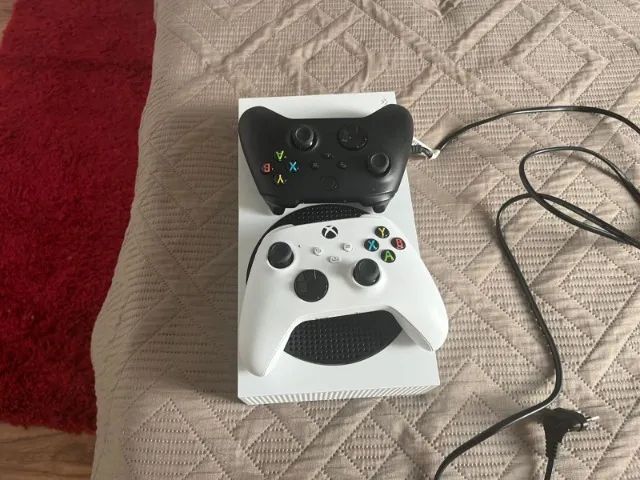 Xbox Series S - Excelente Estado + 2 Controles + Cabo - Foto 2