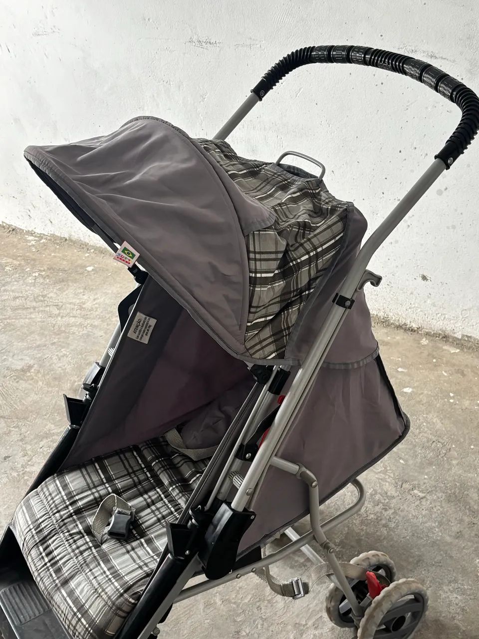 Carrinho de bebê - Usado porém em ótimo estado  - Foto 4
