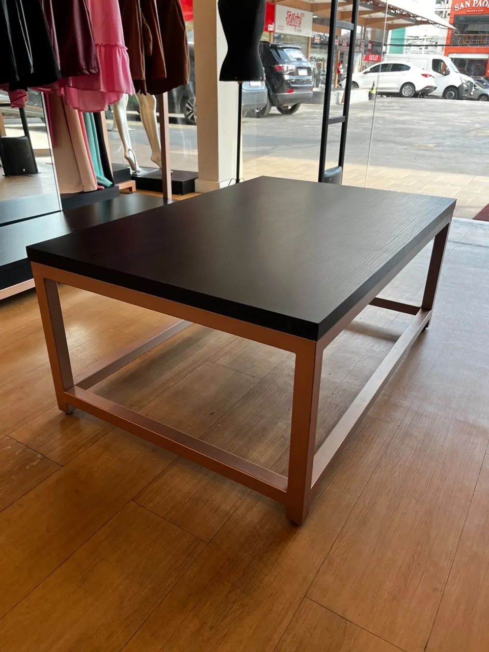 Mesa de centro ou mesa de loja 