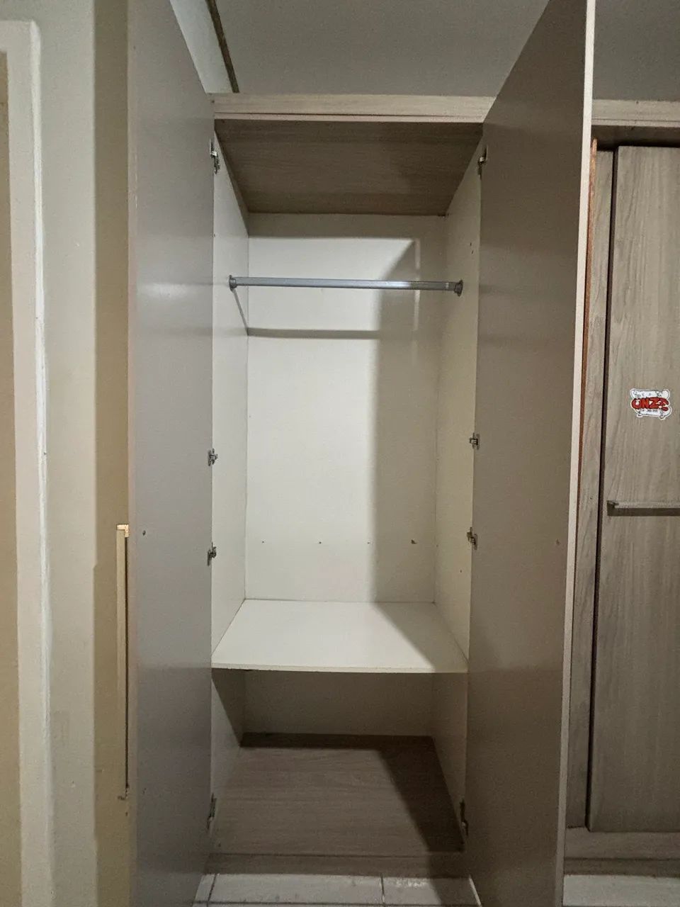 Guarda roupa de casal com amplo espaço  - Foto 2