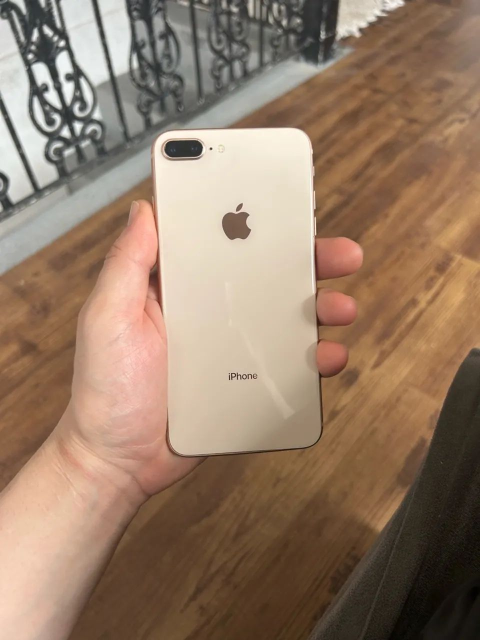 iPhone 8 Plus 