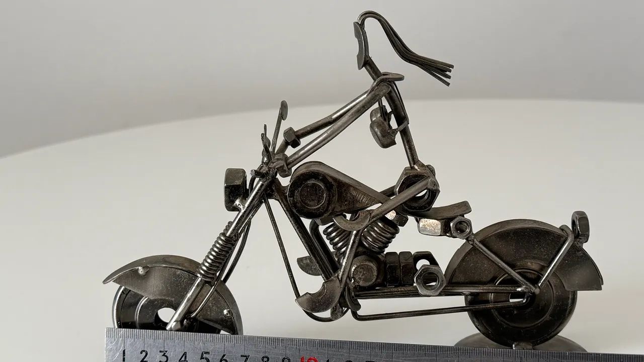 Motocicleta feita de ferro  - Foto 2