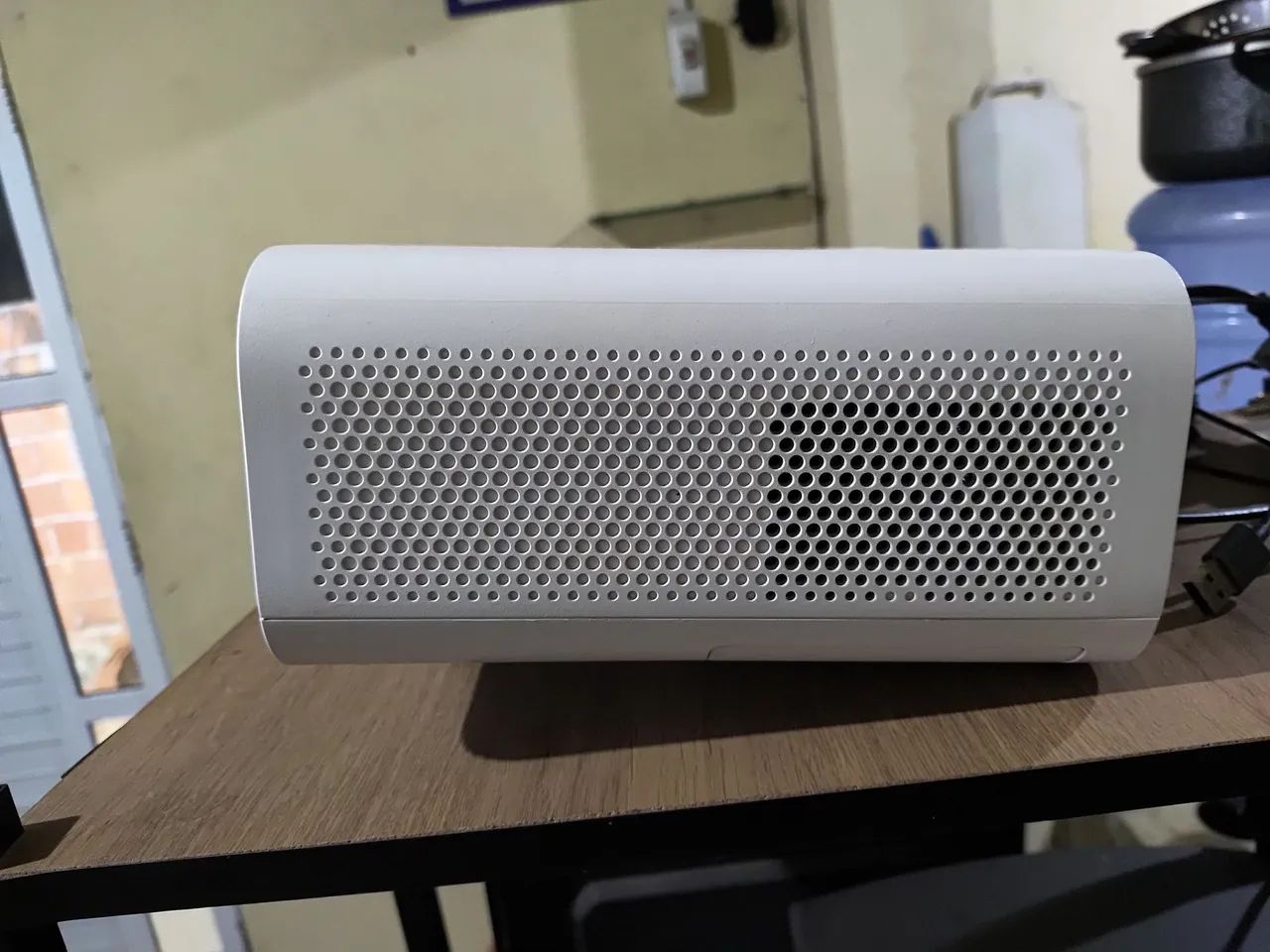 Vendo ou troco Projetor Wanbo X5 1.100 Ansi Luméns, com tela de projeção.