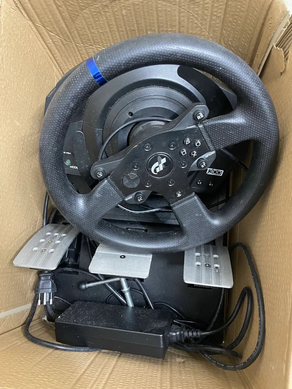 Volante Thrustmaster