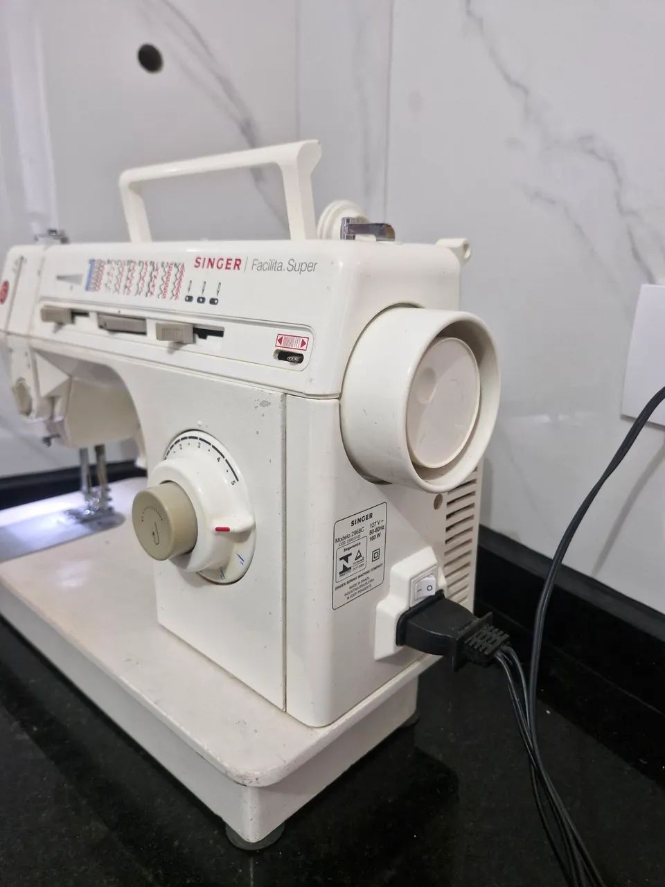 Máquina de costura singer facilita  - Foto 4
