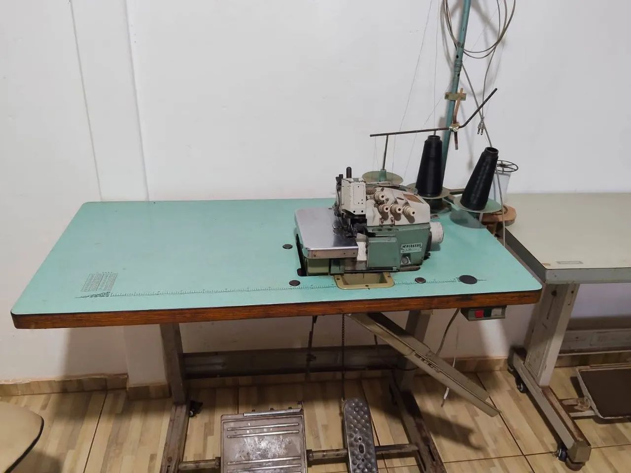 Máquina Reta industrial e Interlock (Overlock) - Foto 2