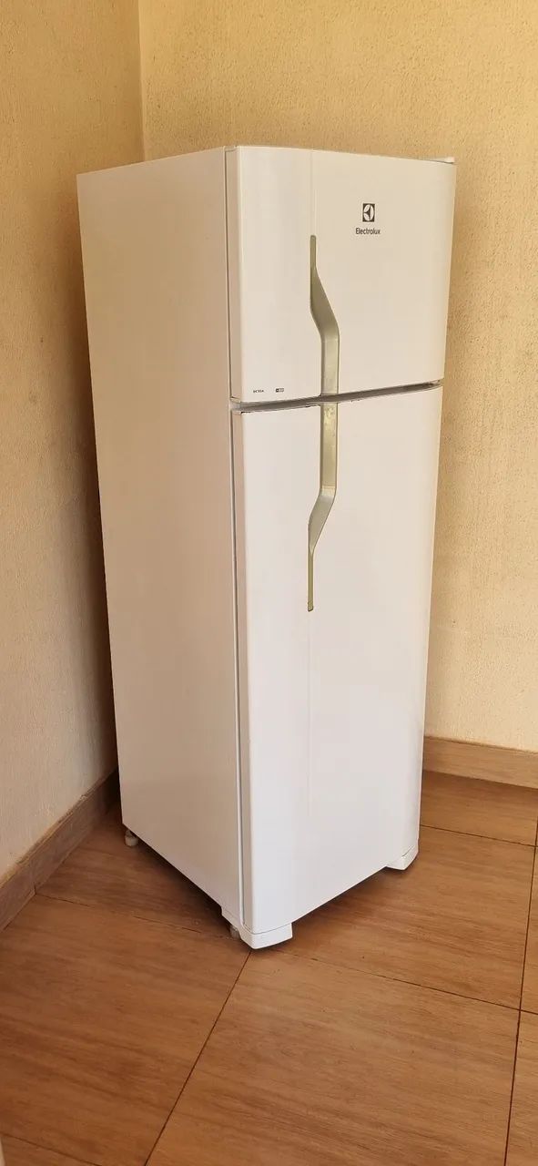 Vendo Geladeira Eletrolux  - Foto 2