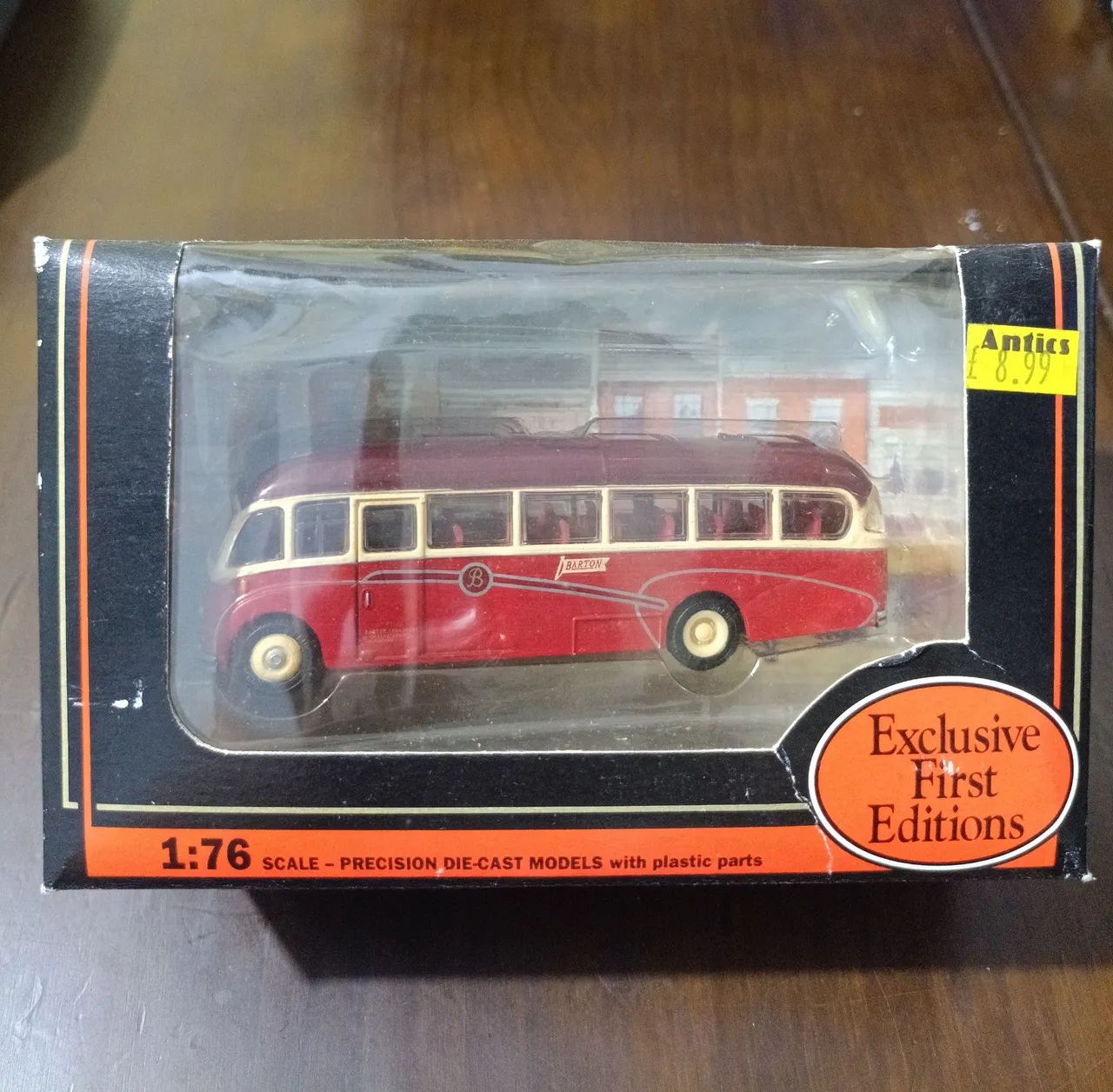 Miniatura Bedford duple Vega Barton transport 1:76