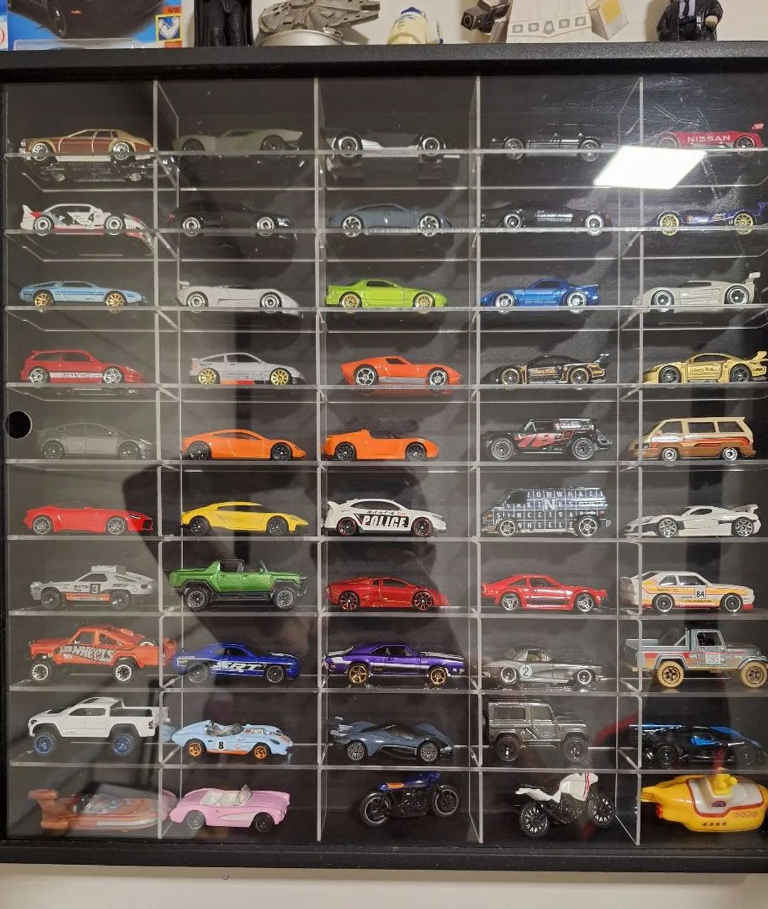 100% Hot Wheels まとめ売りセット① 100 Hotwheels com mostruario em MDF e acrílico. - Hobbies e