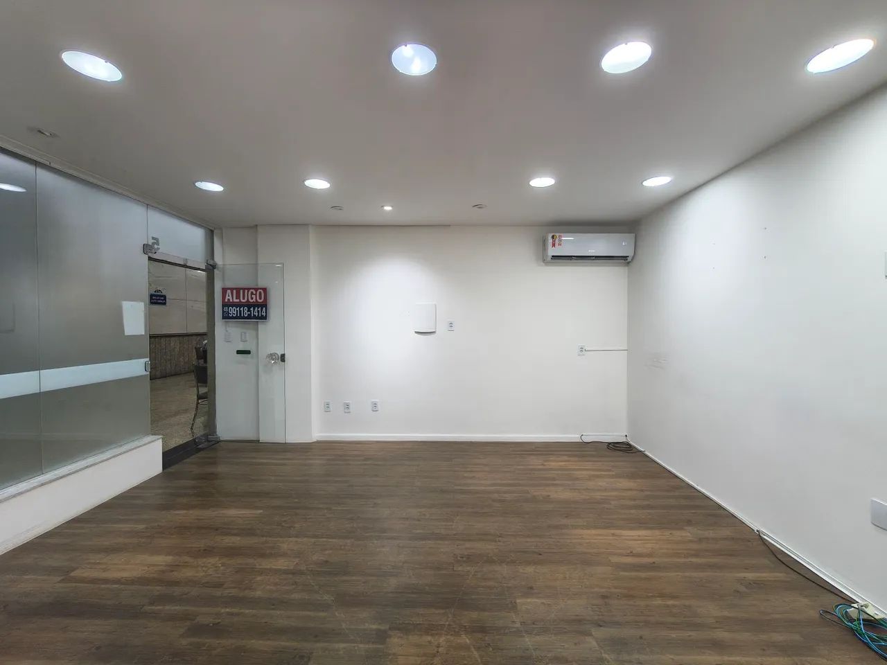 Sala Comercial Térrea no Centro de Florianópolis Pronta para Uso