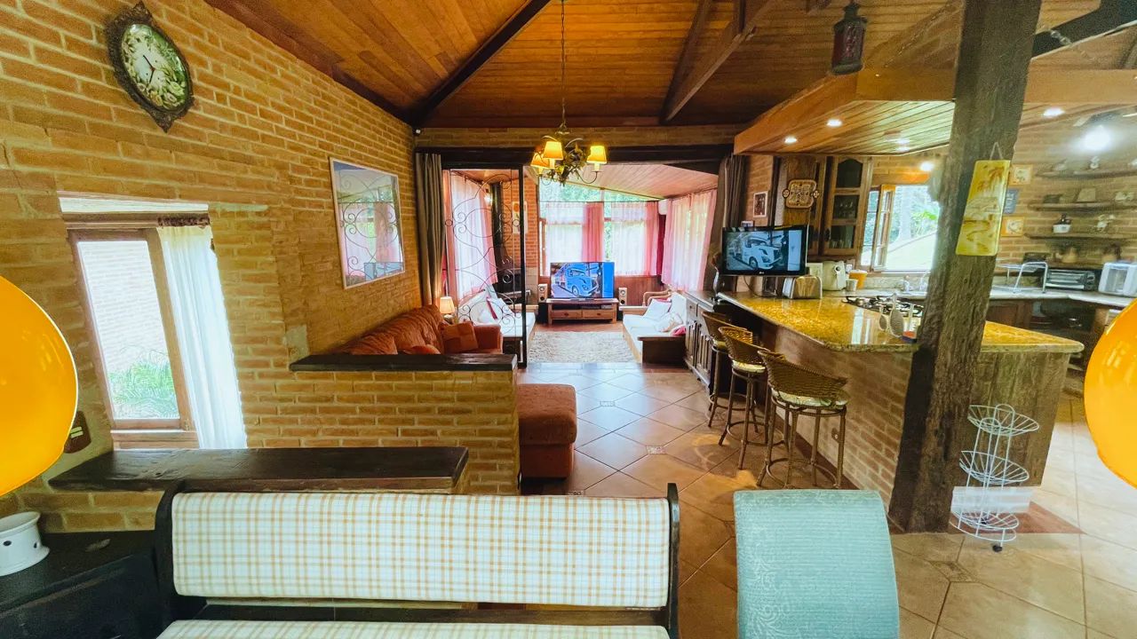 Chácara de cinema com 6.500m2, duas casas, 350 e 70m2 em cond. fechado. - Foto 12