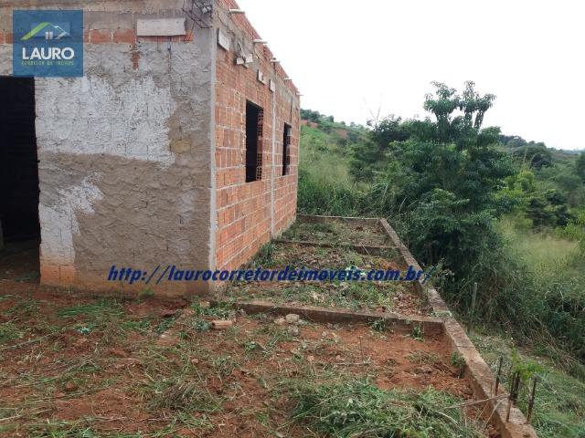 Vende-se casa na Lajinha em Construção