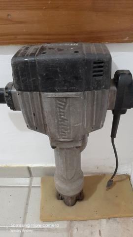 Martelo demolidor 30 kg Makita com AVT.