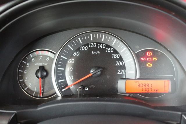 Nissan Versa - Foto 7
