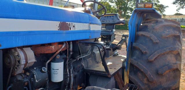 Trator New Holland 7630 4x4 ano 2004/2005 - Foto 3