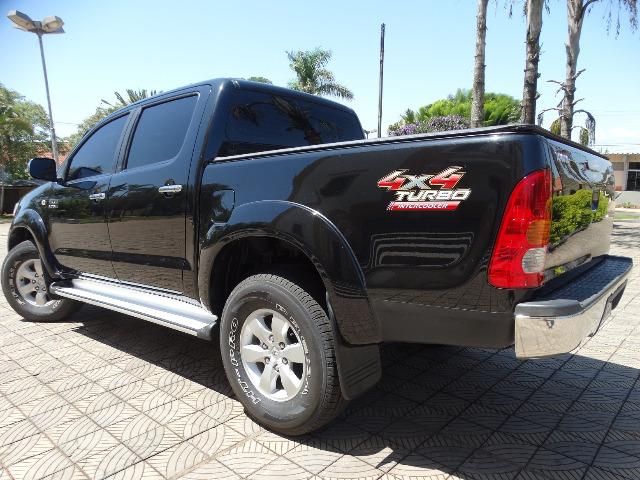 ToYoTa Hilux SRV 3.0D-4D_4x4_ExtrANovA_LacradAOriginaL_ReViSaDa_ - Foto 2