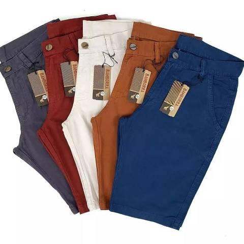 Kit com 5 bermudas de brim.