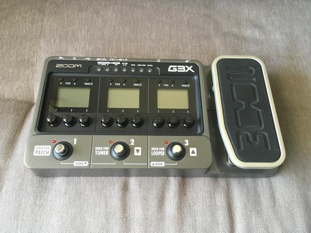 Pedal de efeitos Pedaleira Zoom G3X (acompanha fonte)