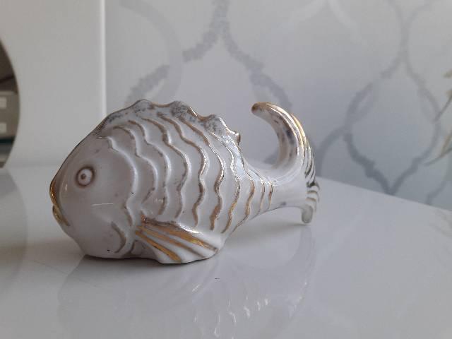 Peixe porcelana antigo