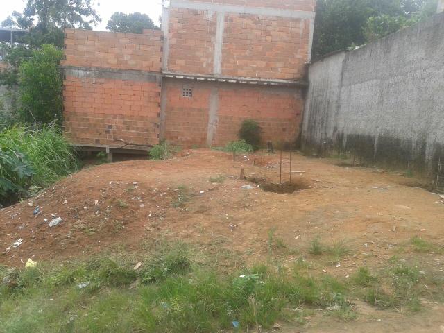 Vendese um terreno