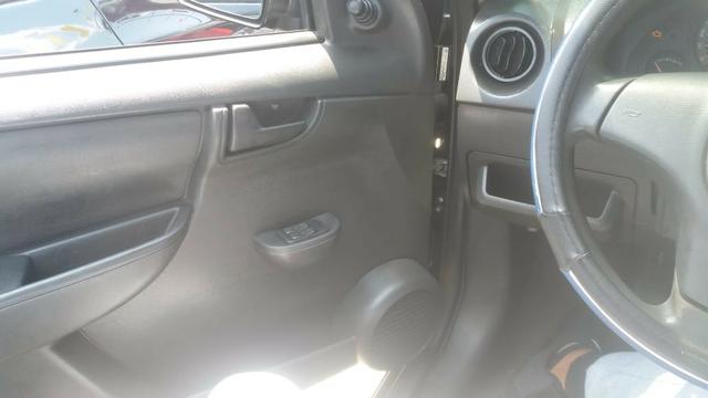 Vendo celta Preto `` aceito trocar por carro ou moto de menor valor´´ - Foto 8