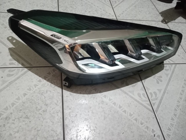 Farol Direito Chery Tiggo 8 2020 2021 