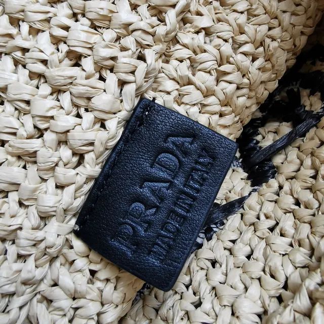 Bolsa Moda Praia da Prada semi nova Original  - Foto 5