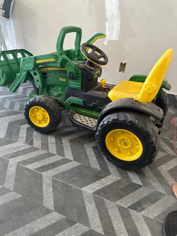 Trator de Pedal Infantil Peg Perego John Deere Ground Loader