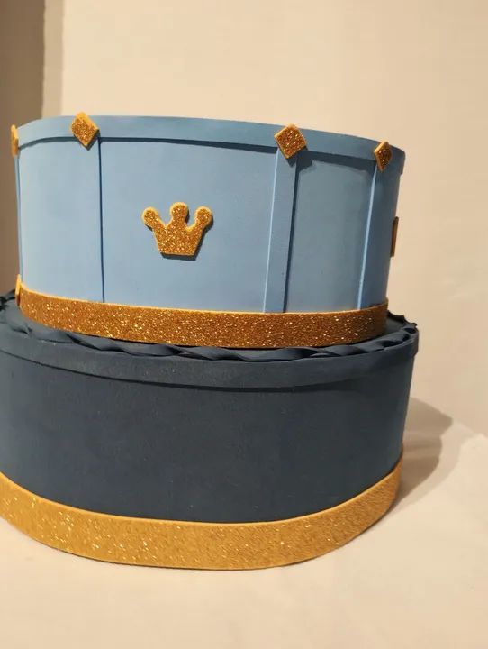Bolo fake príncipe azul/ memino e coroa - Foto 2