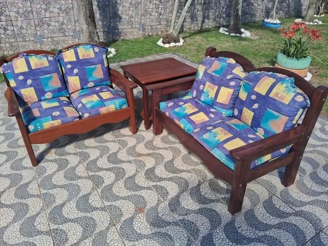 Conjunto de sofás + Mesa de canto