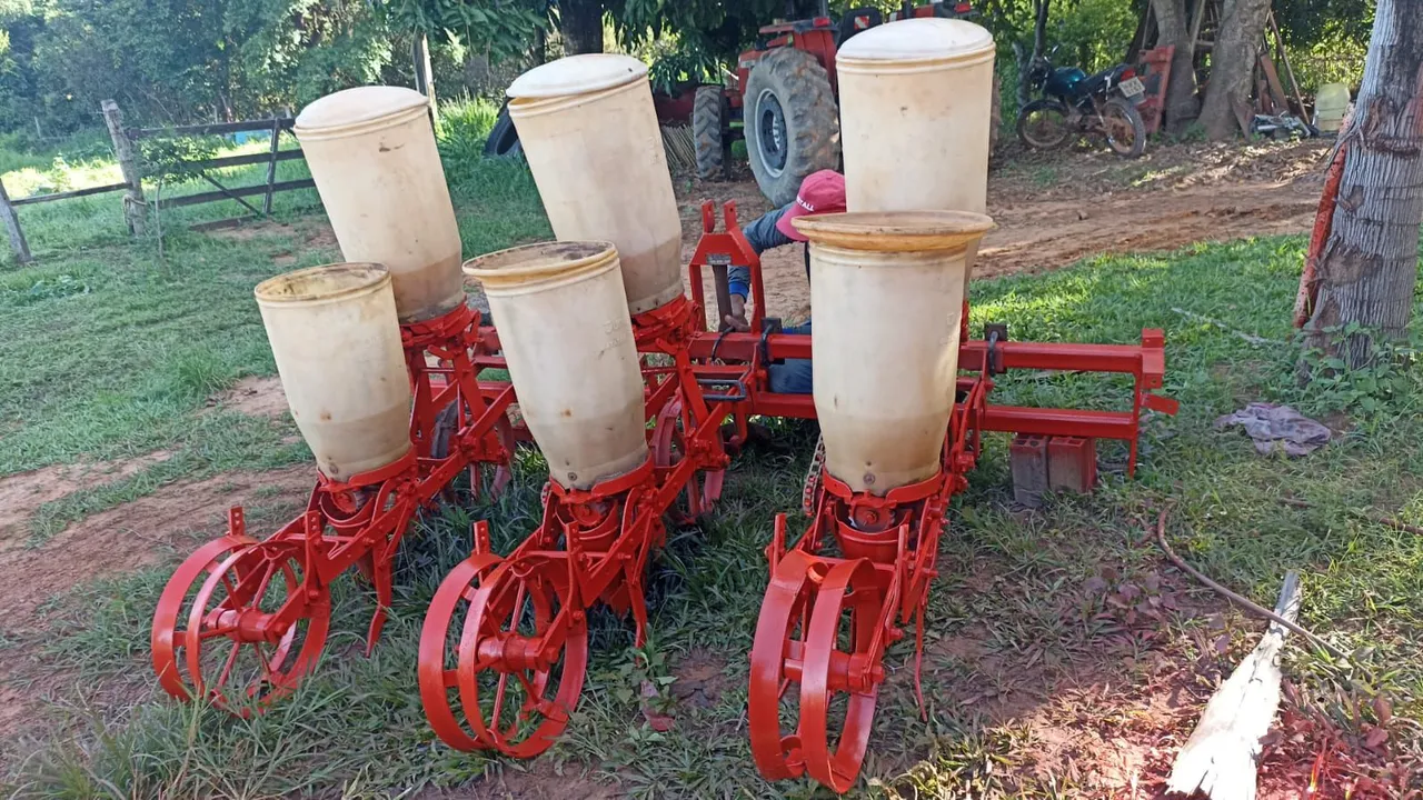 Plantadeira jumil, Plantadeira Semeata (Adubo e semente) e Plantadeira Semeata 3 linhas.