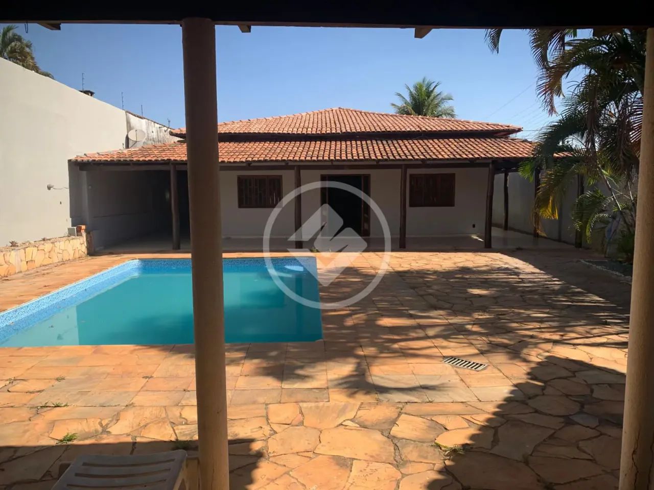 CASA 03 SUITES NO SETOR FAIÇALVILLE codigo: 88252