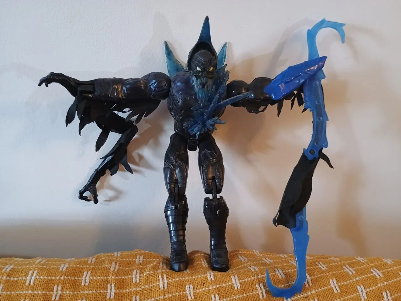 Extroyer corvo. Max steel