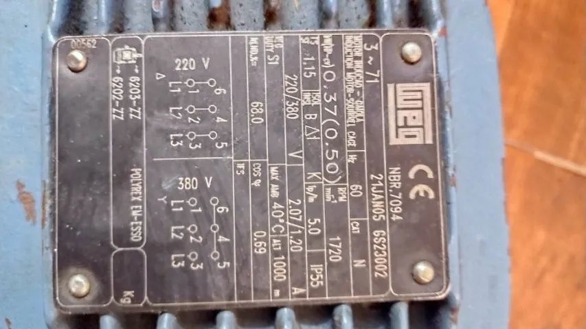 Motor Elétrico 0.5CV 4P Trifásico 220/380V - WEG-11417336 - Foto 2