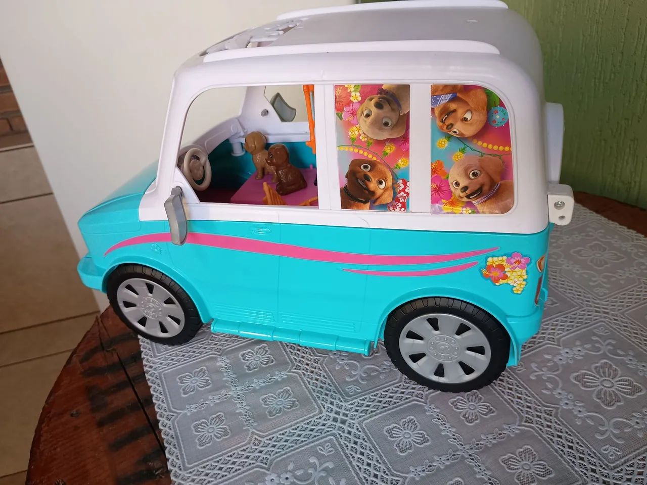 Trailer Barbie e seus cachorrinhos